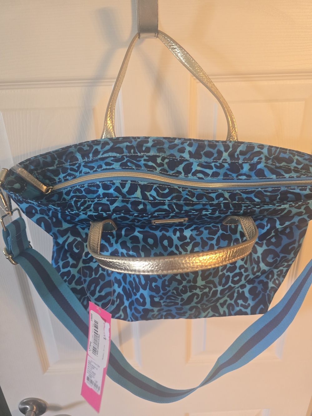 BNWT Lilly Pulitzer Blue Leopard Evita Tote With Adjustabke Strap & Gold Handles - Picture 9 of 12